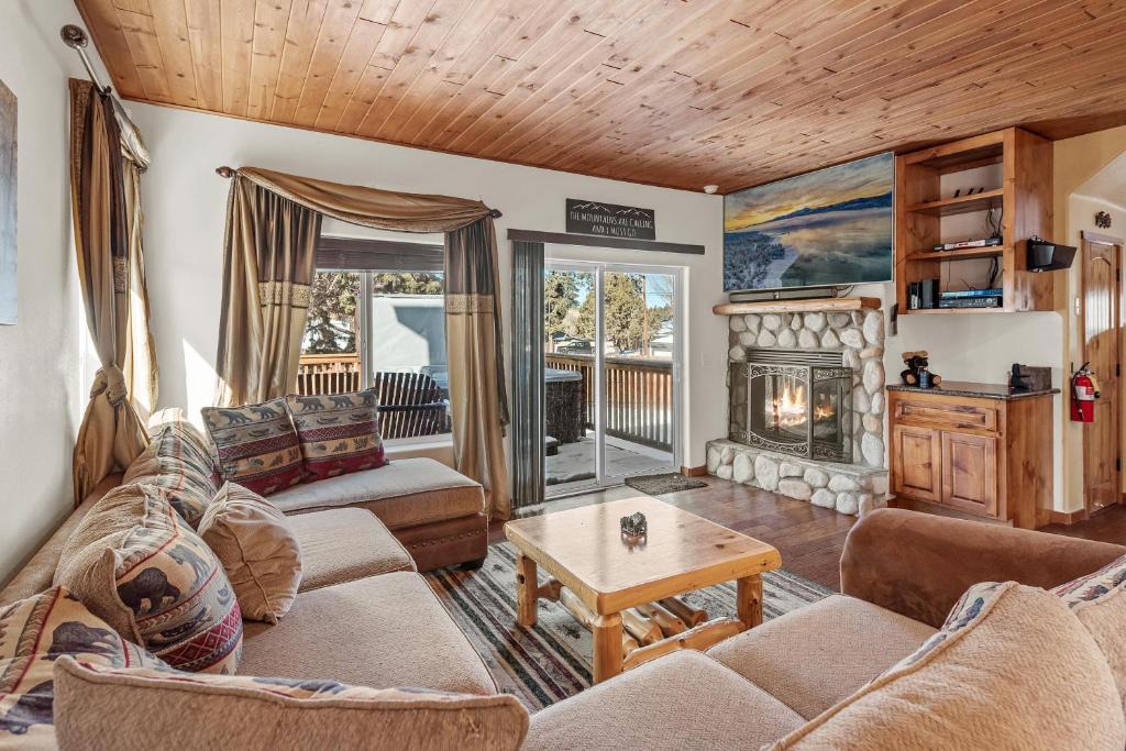 Big Bear House | 017 - Malabar Paradise