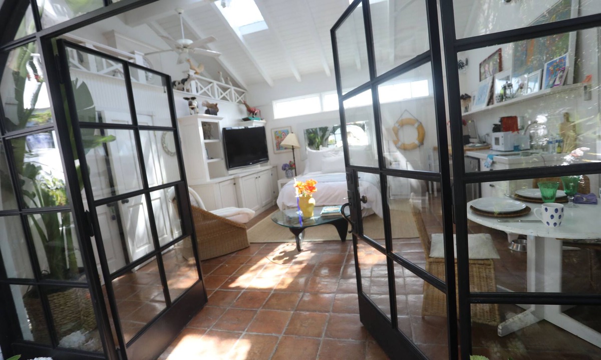 Brentwood House | 1 bdrm1 bath bungalow