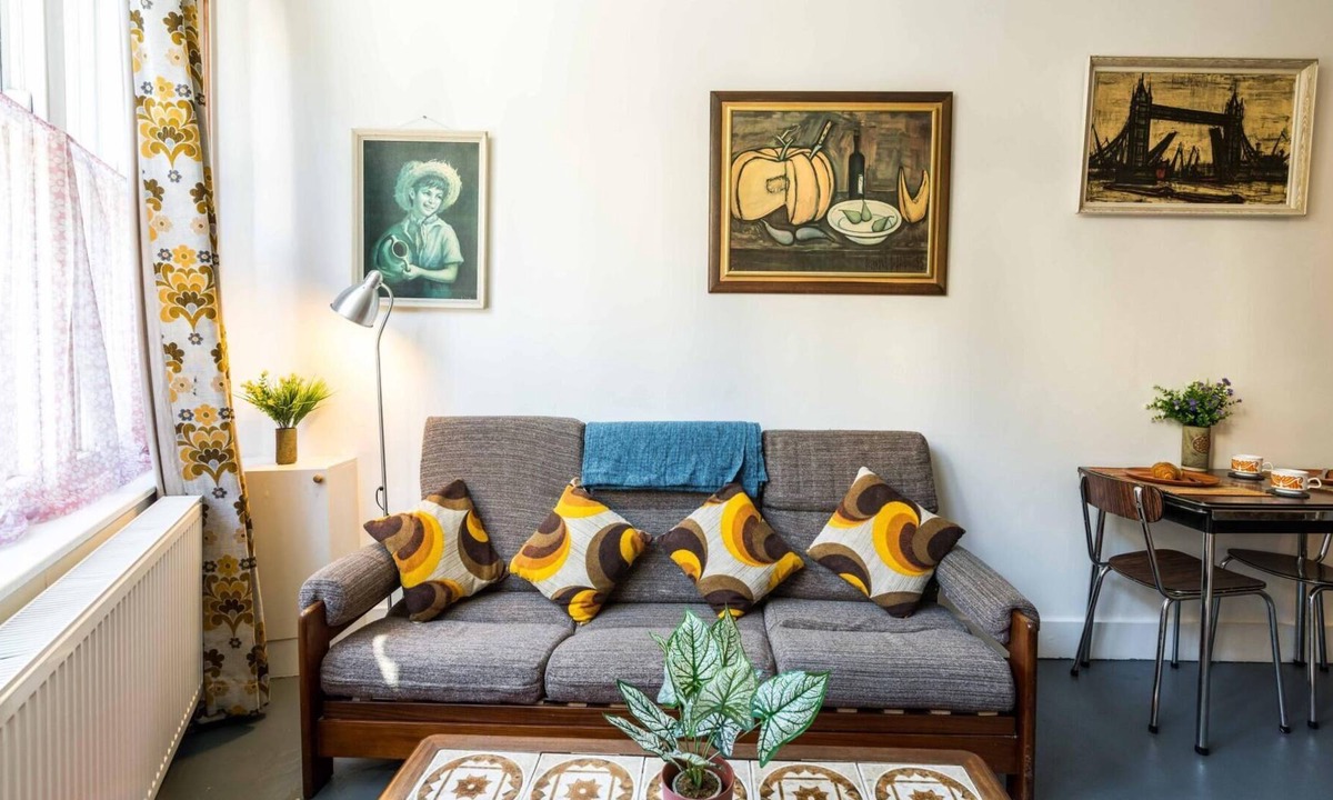 King's Cross House | 1 Bedroom House With an Edge in King Cross
