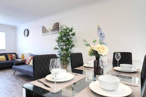 Stevenage Apartment | 1004 m² Apartment ∙ 3 bedrooms ∙ 10 guests