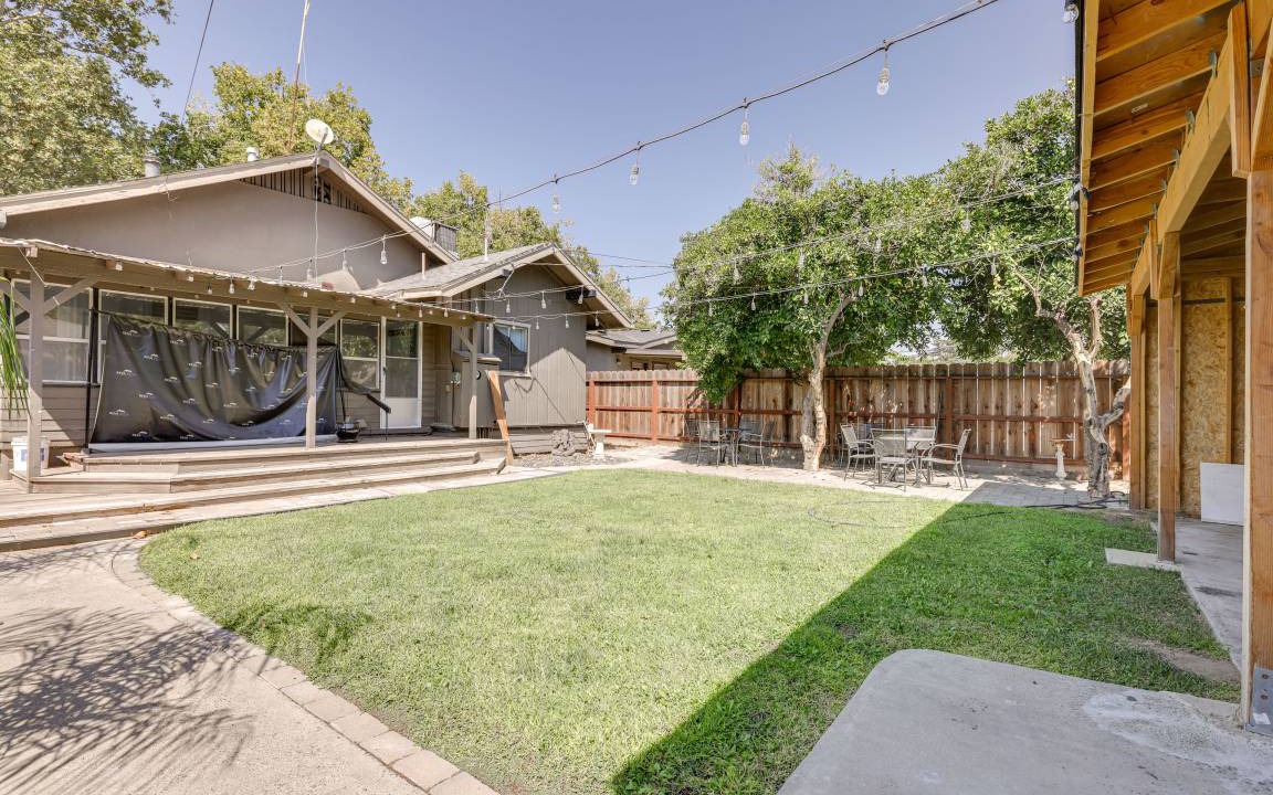 Turlock Cottage | 102 m² Cabin ∙ 2 bedrooms ∙ 5 guests