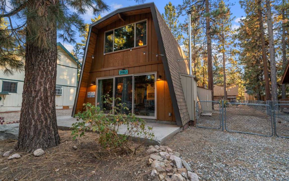 Boulder Bay Cabin | 107 m² Cabin ∙ 2 bedrooms ∙ 6 guests