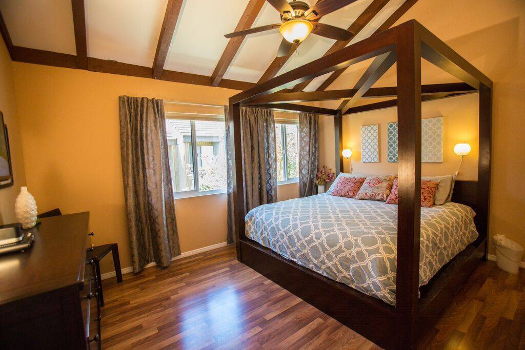 Hermosa Village Condo | 107 m² Condo ∙ 3 bedrooms ∙ 9 guests