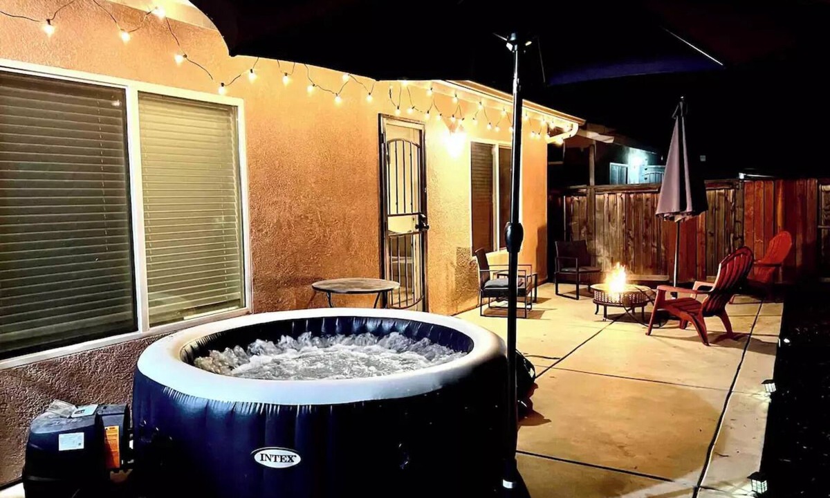 Hemet House | 10min Soboba Casino Hemet Home with Hot tub+Lots of Parking grg/rv/boat/ATV's