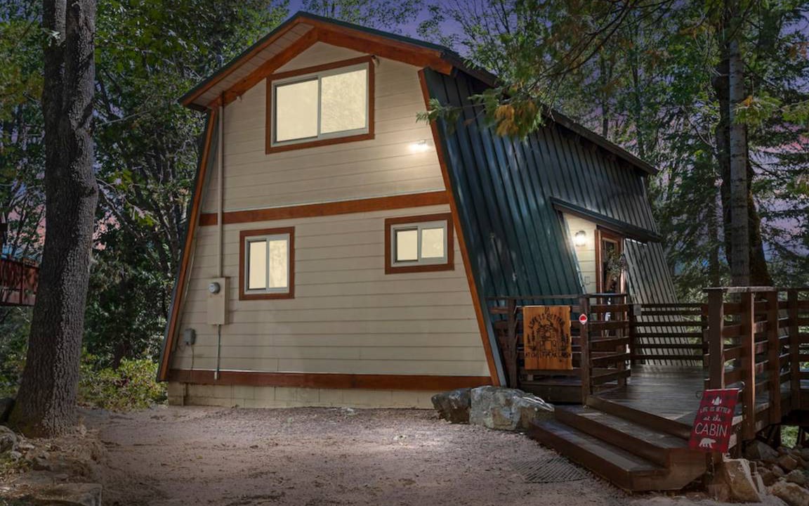 Fish Camp Cabin | 112 m² Cabin ∙ 2 bedrooms ∙ 6 guests