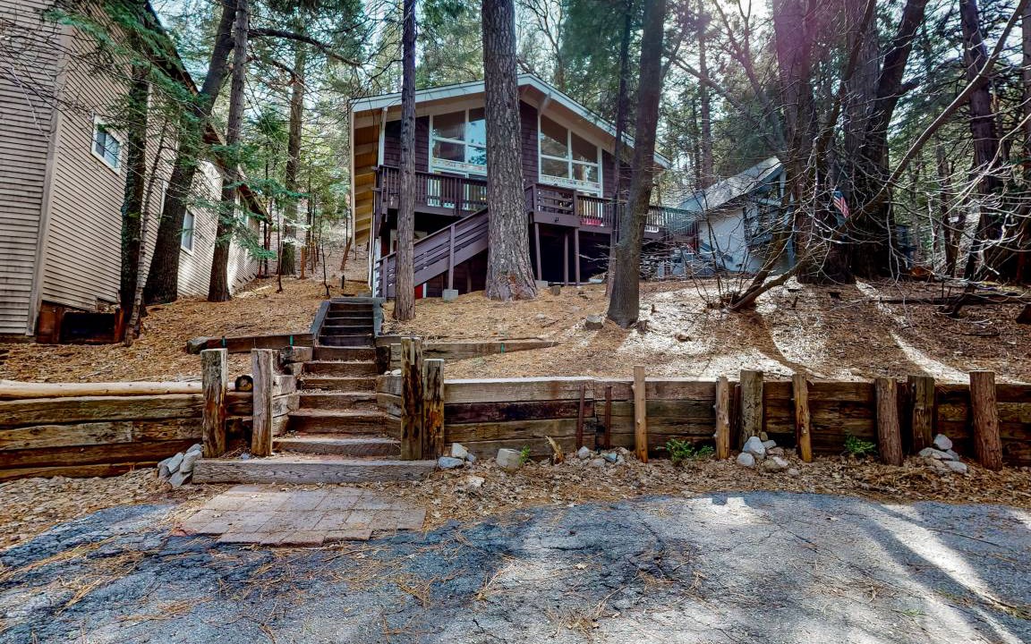 Twin Peaks Cabin | 120 m² Cabin ∙ 3 bedrooms ∙ 6 guests