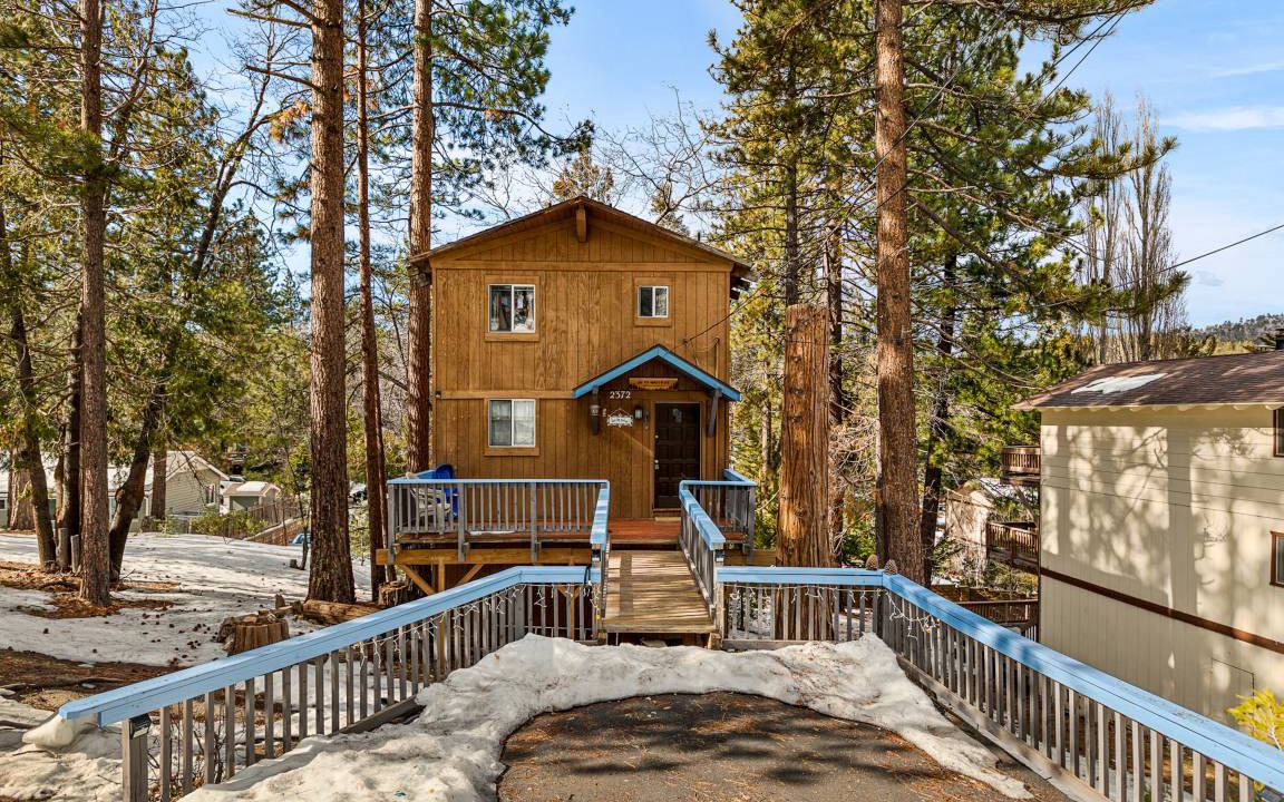Arrowbear Lake Cabin | 124 m² Cabin ∙ 3 bedrooms ∙ 6 guests