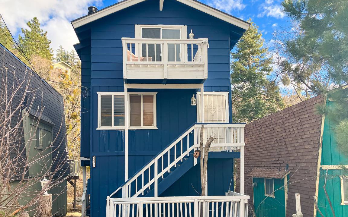 Arrowbear Lake Cabin | 125 m² Cabin ∙ 3 bedrooms ∙ 8 guests