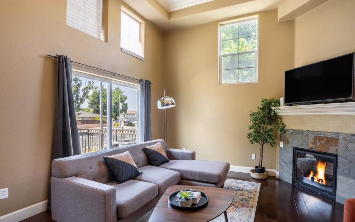 Fremont House | 132 m² House ∙ 3 bedrooms ∙ 6 guests