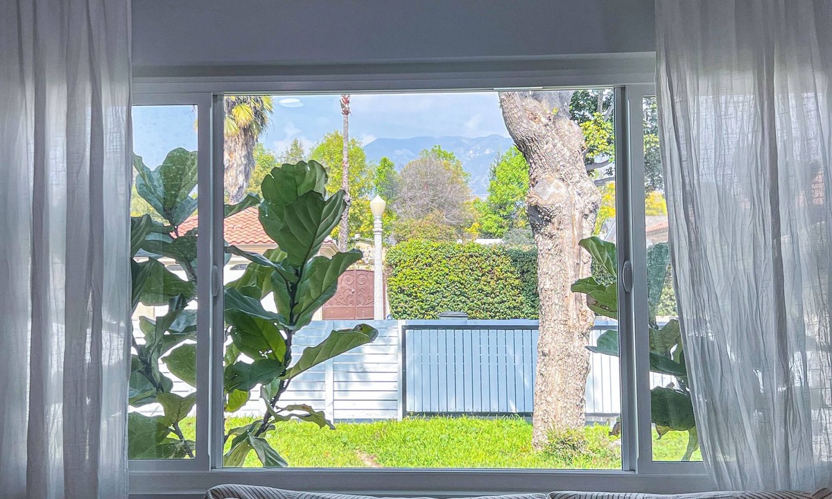 North Central House | 14-Min Walk to Rose Bowl-Centrally located-Safen
