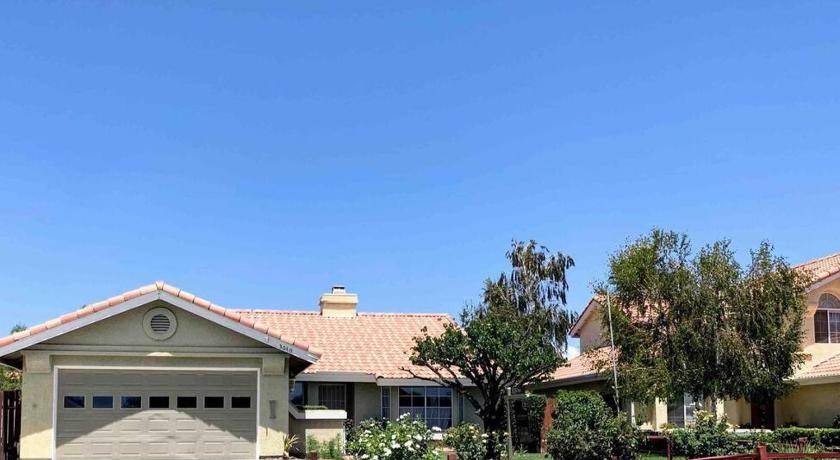 Hemet House | 145 m² House ∙ 4 bedrooms ∙ 8 guests