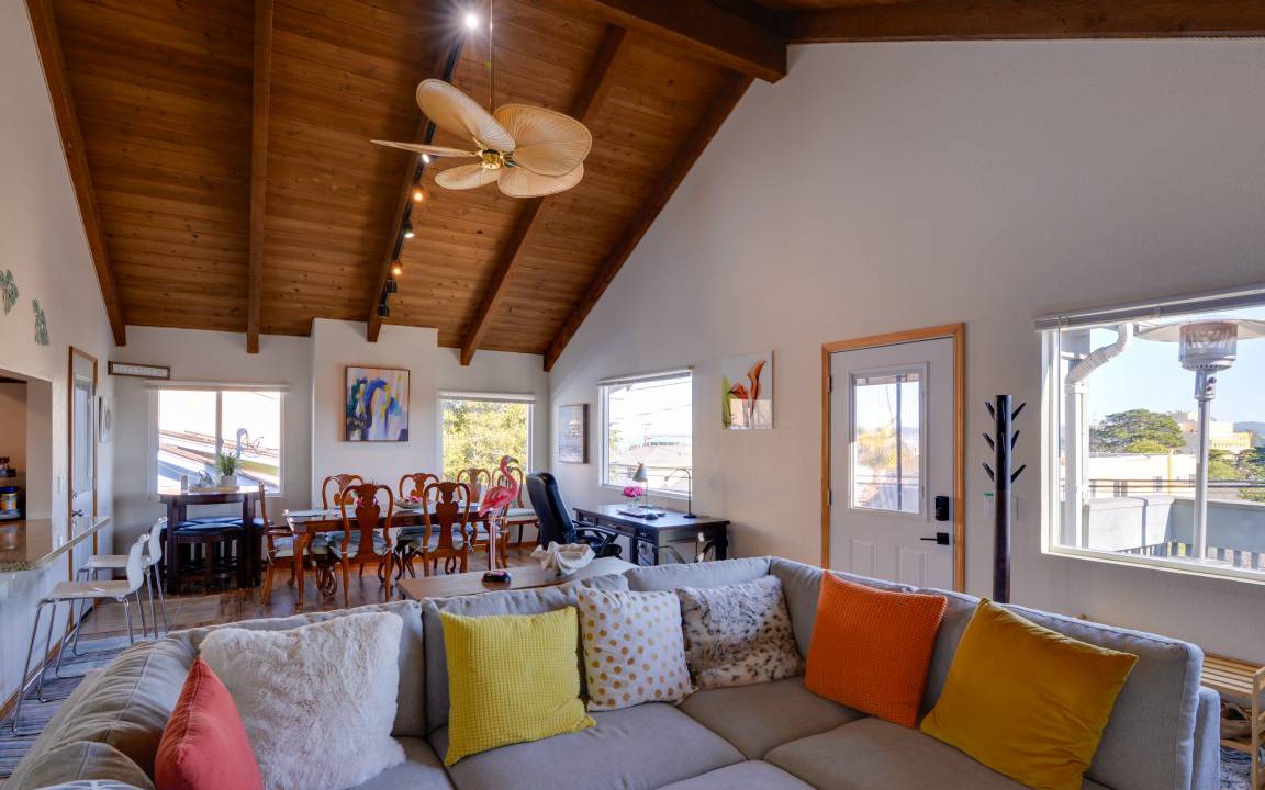 Downtown Monterey Apartment | 148 m² Apartment ∙ 3 bedrooms ∙ 8 guests