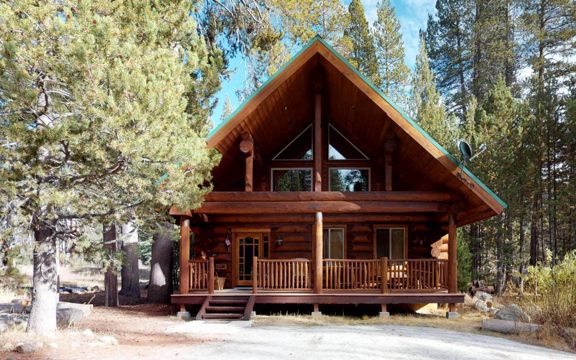 Lakeshore Cabin | 149 m² Cabin ∙ 3 bedrooms ∙ 8 guests