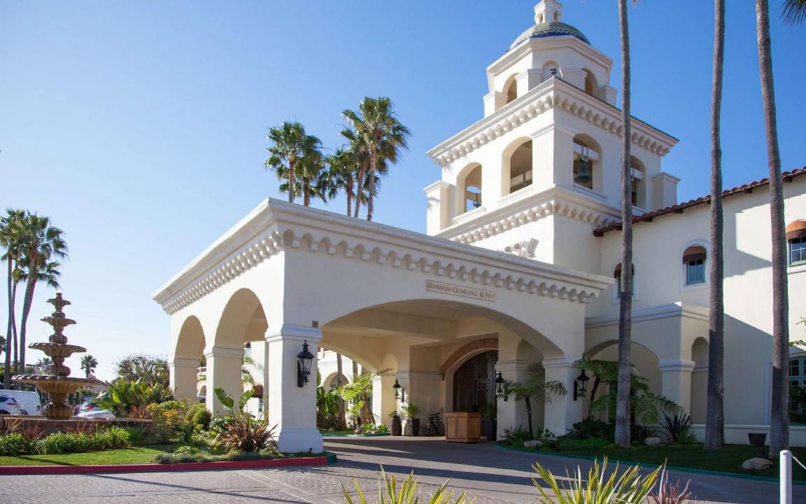 Oxnard Shores Hotel | 149 m² Hotel ∙ 2 bedrooms ∙ 127 guests