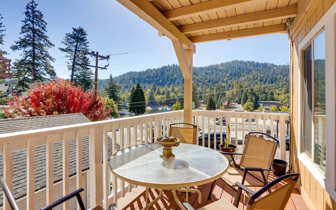 Crestline House | 153 m² House ∙ 4 bedrooms ∙ 8 guests