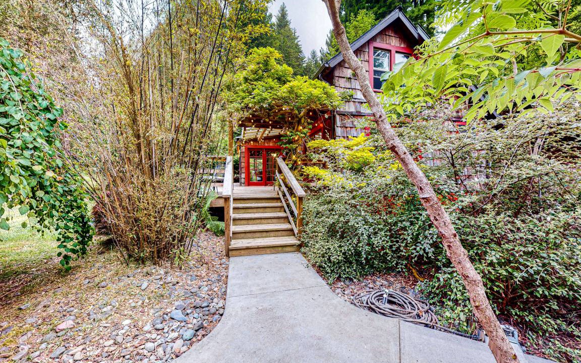 Humboldt Hill Cabin | 154 m² Cabin ∙ 2 bedrooms ∙ 7 guests