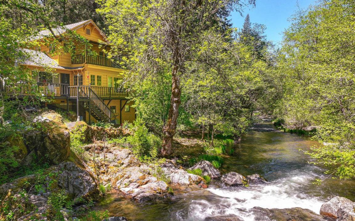 West Point House | 162 m² House ∙ 3 bedrooms ∙ 8 guests