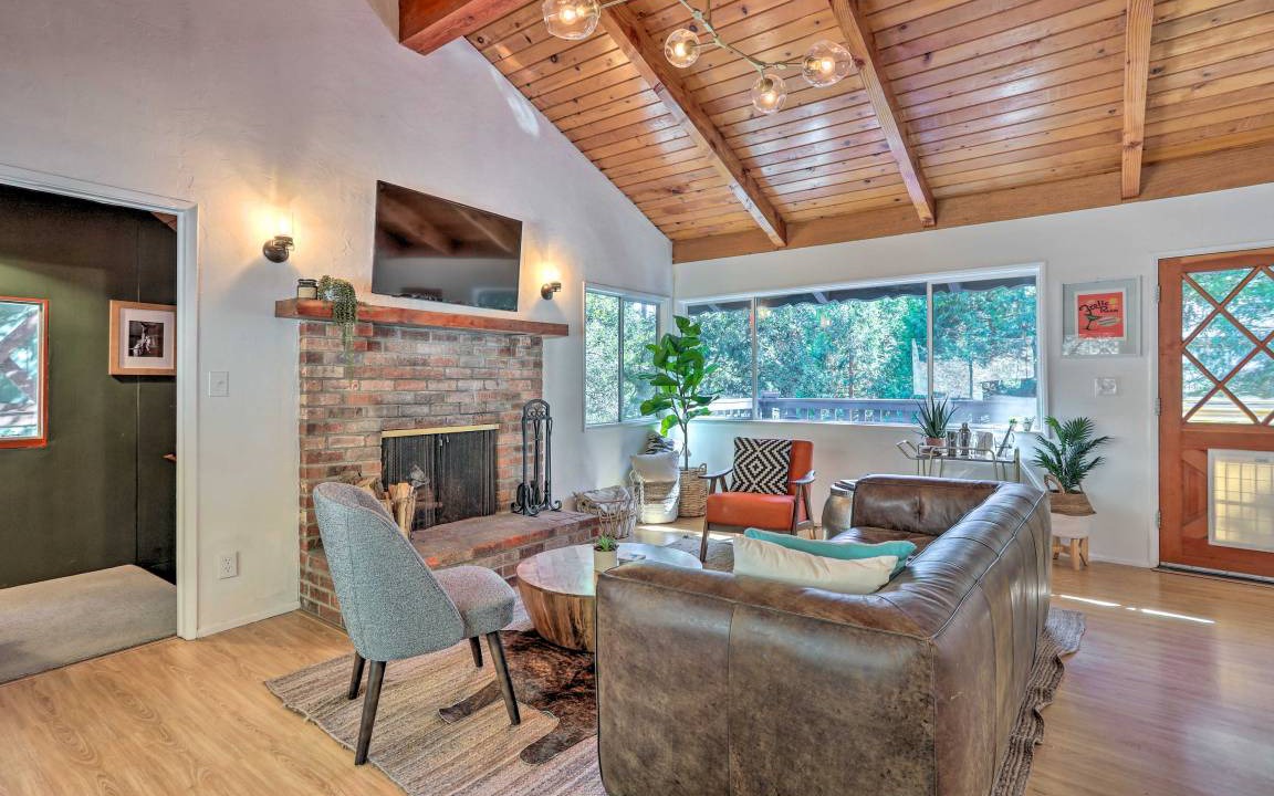 Crestline House | 167 m² House ∙ 3 bedrooms ∙ 8 guests
