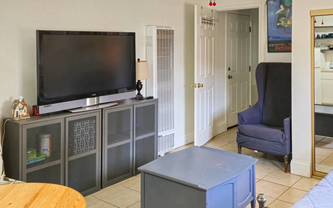 Circle Area Apartment | 180 m² Apartment ∙ 2 guests