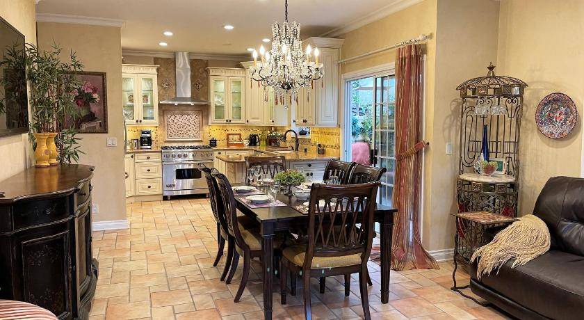 North of Wilshire Apartment | 187 m² Apartment ∙ 3 bedrooms ∙ 6 guests
