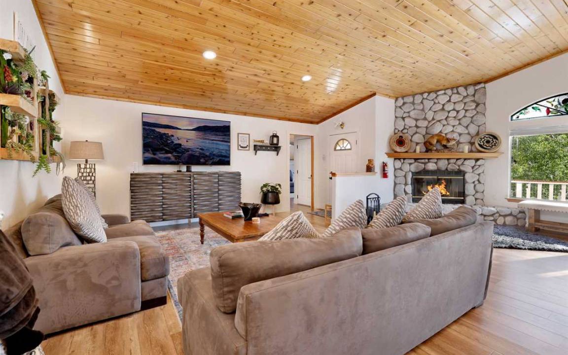 Upper Moonridge Cabin | 191 m² Chalet ∙ 4 bedrooms ∙ 10 guests