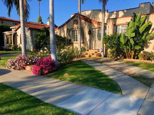 Beverly Hills House | 195 m² House ∙ 3 bedrooms ∙ 8 guests