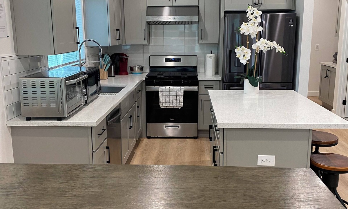 Garden Grove House | 2.4 mi Disney/Lt Saigon/3mi