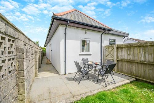 St Merryn House | 2 Bed in Padstow oc-p00398