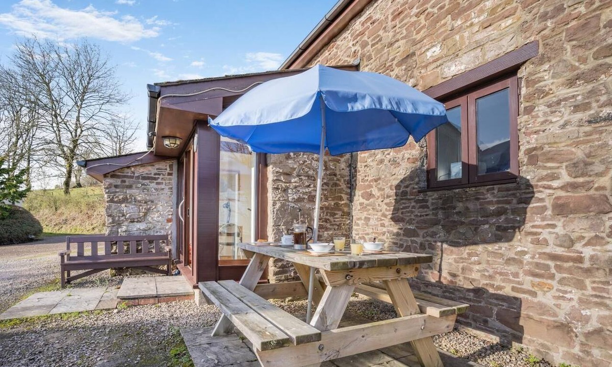 Risca East Cottage | 2 Bed in Risca (oc-h35978)