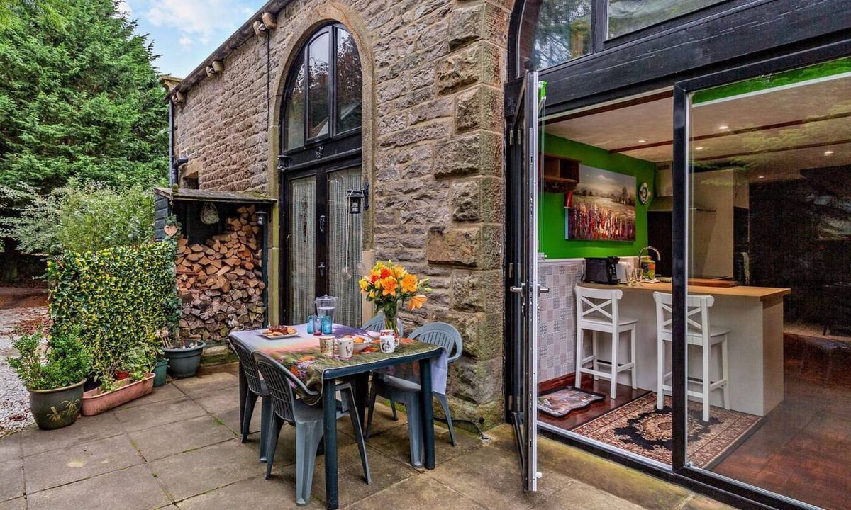 Embsay Cottage | 2 Bed in Skipton (oc-93484)