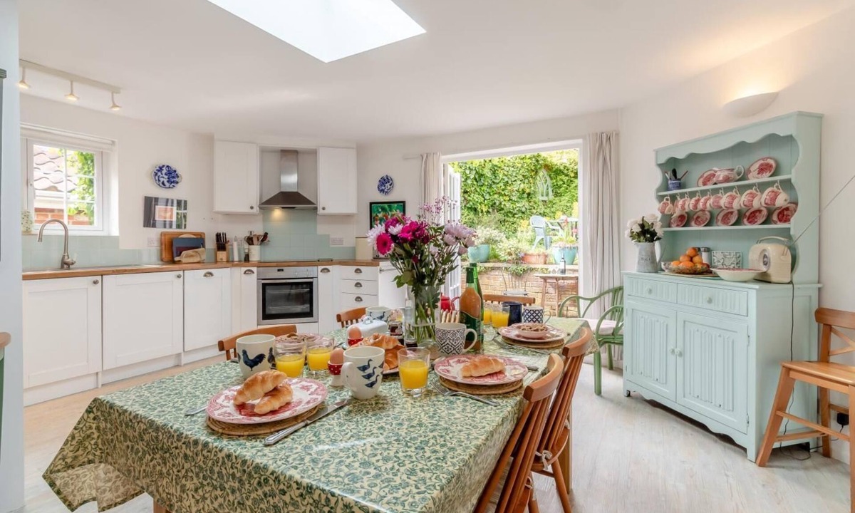 Westleton Cottage | 2 Bed in Westleton (oc-ssc)