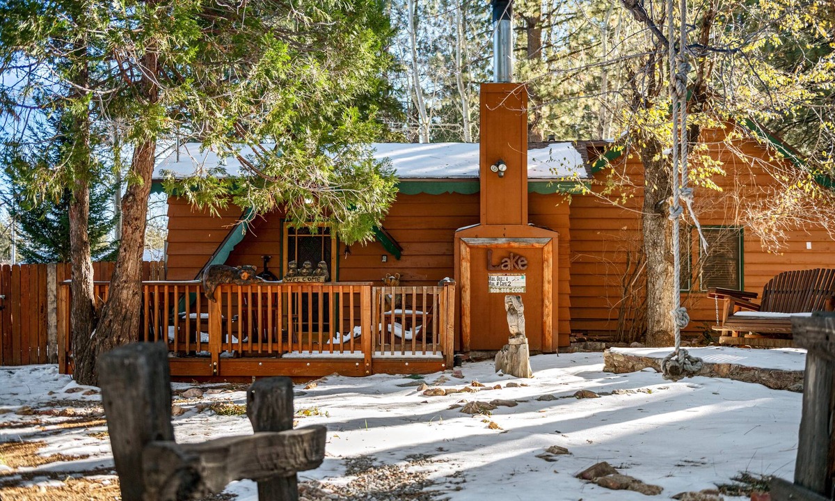Big Bear Lake Cabin | 2-bedroom dog-friendly cabin, with spa & fireplace, just steps to the Lake!