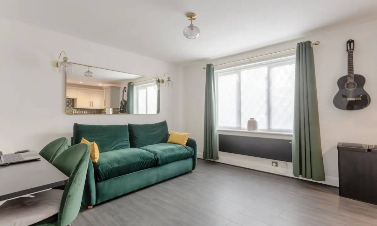 Rotherhithe Apartment | 2 King Bed Modern Refurb Flat - 10 mins 2 London Bridge - Sleeps 6 Guests