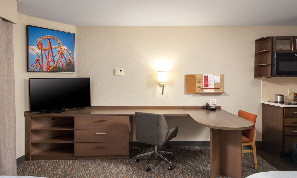 Anaheim Resort House | 2 Studio Suites with Full Kitchens! Adjacent to Disneyland Resort! Shuttle, Pool