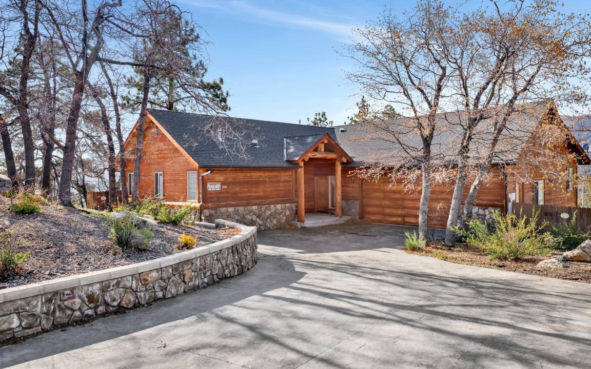 Castle Glen Estates Cabin | 206 m² Cabin ∙ 3 bedrooms ∙ 8 guests