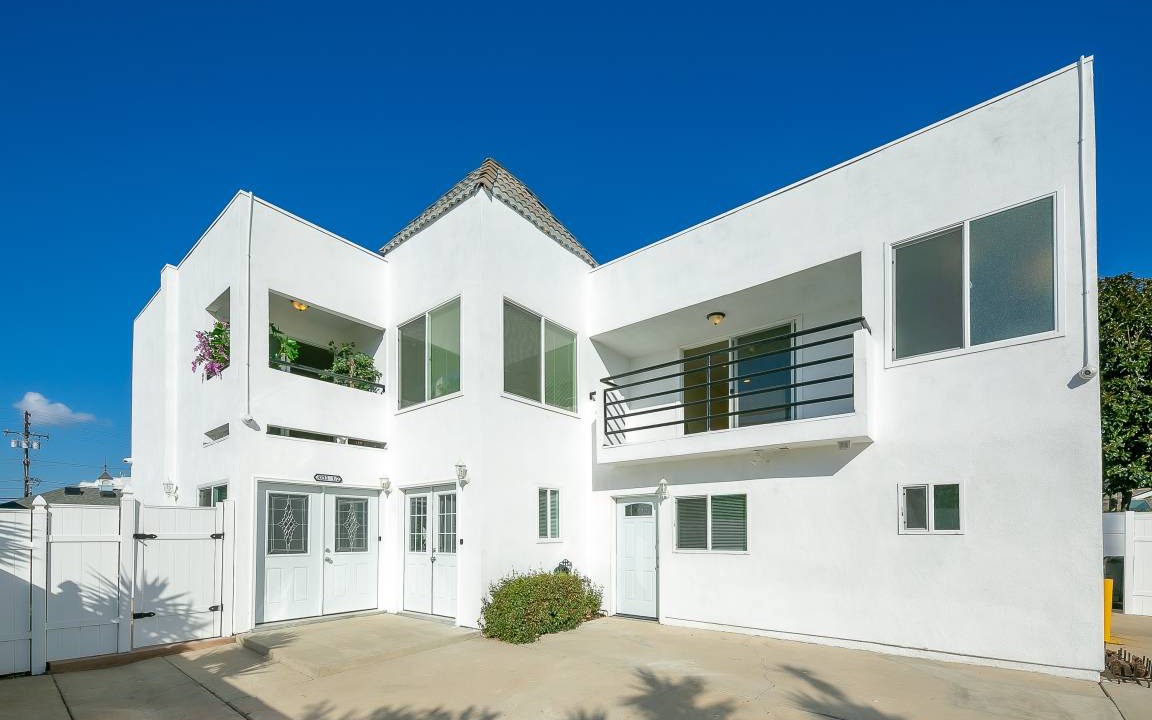 Santa Ana Heights House | 215 m² House ∙ 3 bedrooms ∙ 12 guests