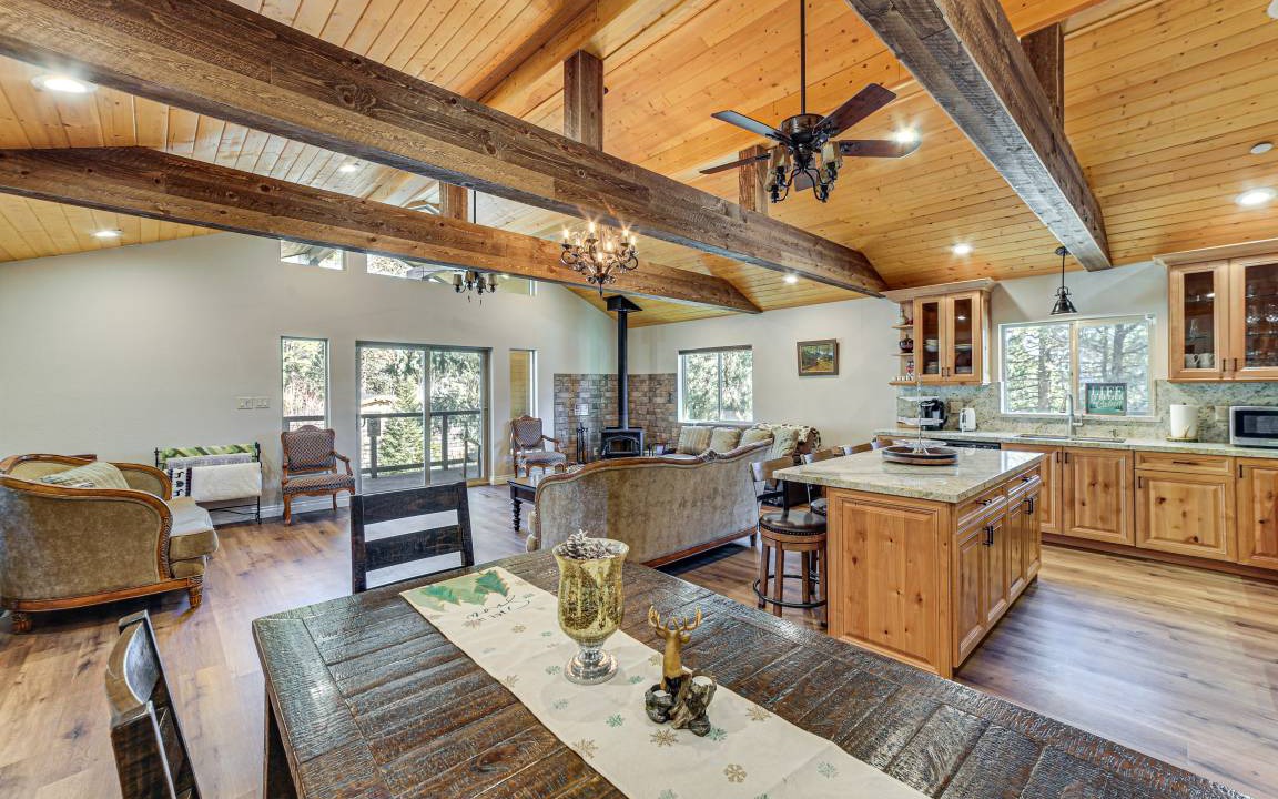Pine Mountain Club House | 223 m² House ∙ 3 bedrooms ∙ 11 guests