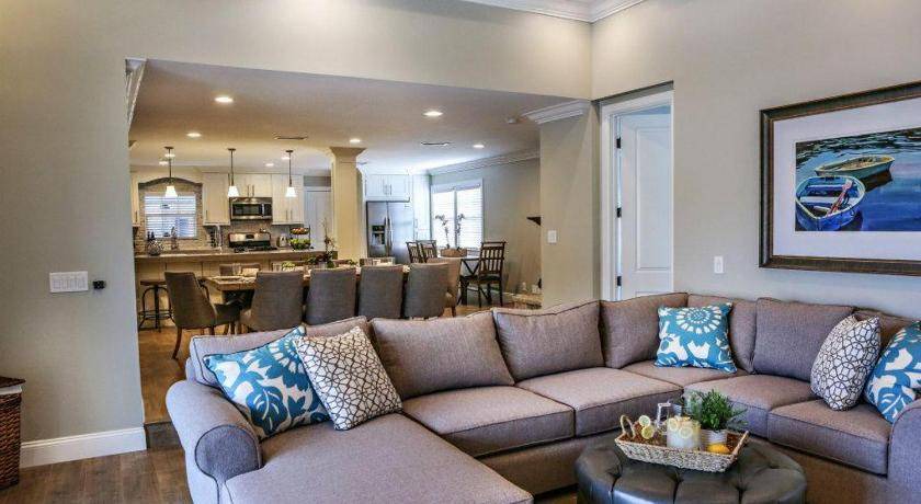 Hermosa Village House | 228 m² House ∙ 6 bedrooms ∙ 15 guests