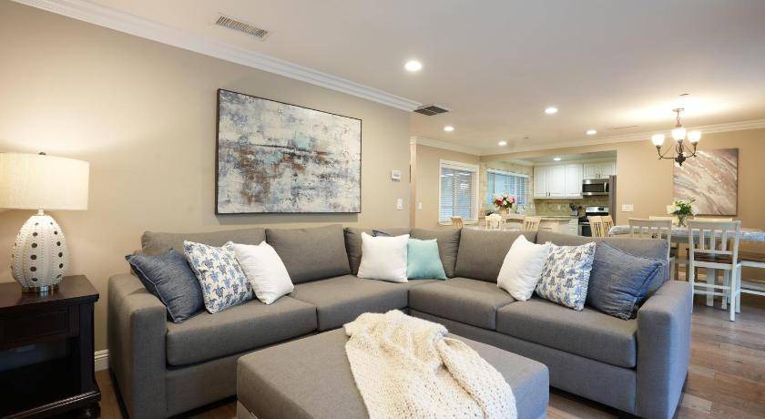 Anaheim Resort House | 232 m² House ∙ 6 bedrooms ∙ 15 guests