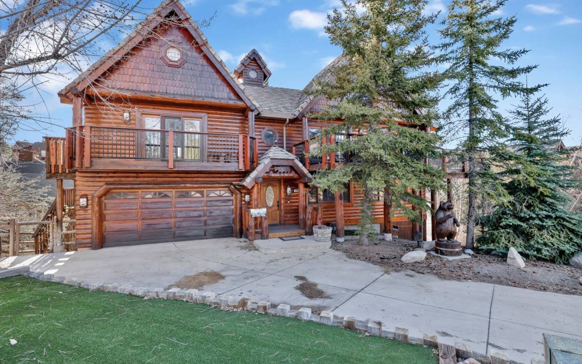 Ironwood Estates Cabin | 277 m² Cabin ∙ 4 bedrooms ∙ 12 guests