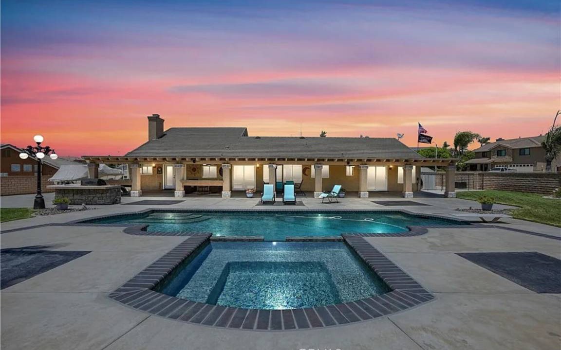 Norco House | 284 m² House ∙ 5 bedrooms ∙ 12 guests