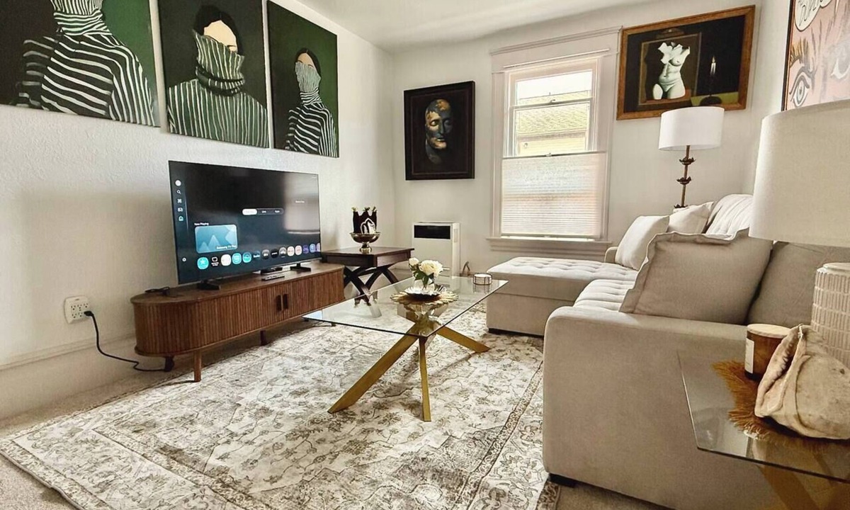 Arcata Apartment | 2B/1B Chic Downtown Luxury Apt