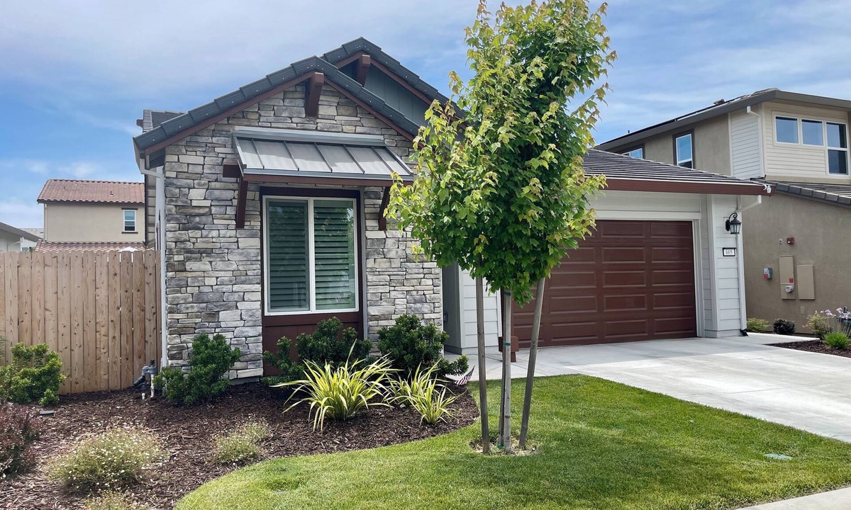 Lincoln House | 3/2 - Family Friendly, Fully Furnished w/Jacuzzi