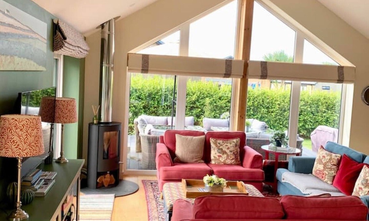 Wadebridge House | 3-bed Holiday Home-from-Home in Rock, Cornwall with large garden & parking x 2