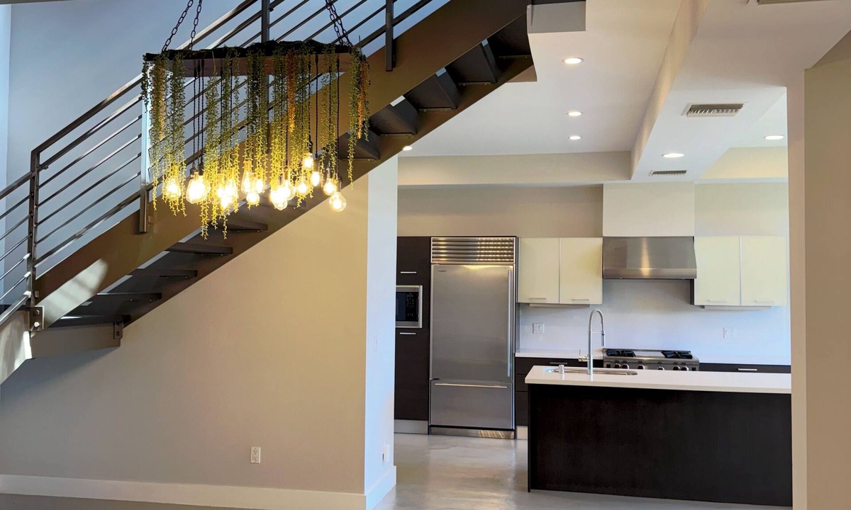 Ocean Park Condo | 3-bedroom condo in wonderful Santa Monica with AC