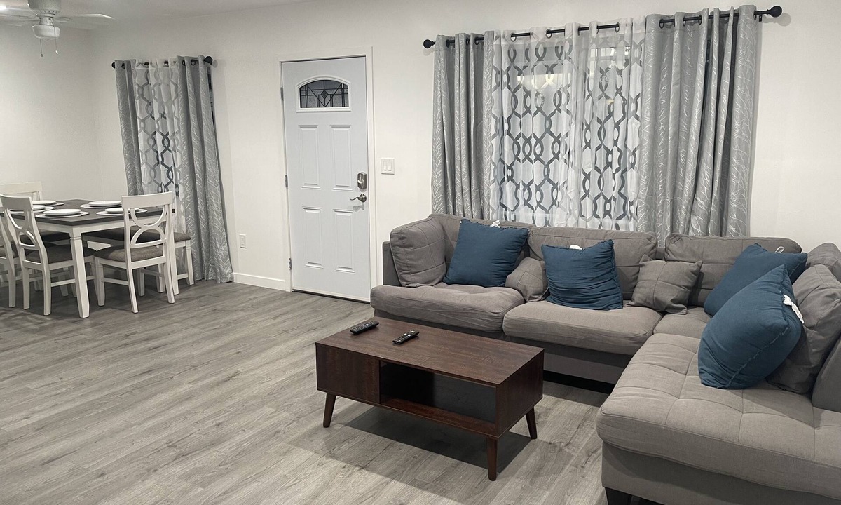 Azusa Other | 3-bedroom farm stay just 13 minutes from Santa Anita Park