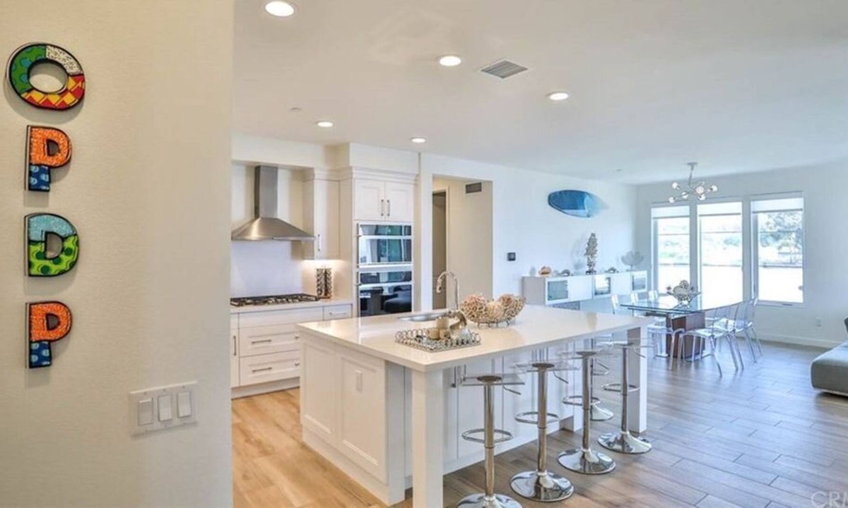 Del Obispo House | 3 Bedroom Townhome 460891 by Houzlet