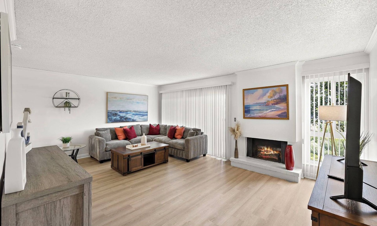Downtown House | 3-bedroom townhome in enjoyable Newport Beach,10 minutes to pier