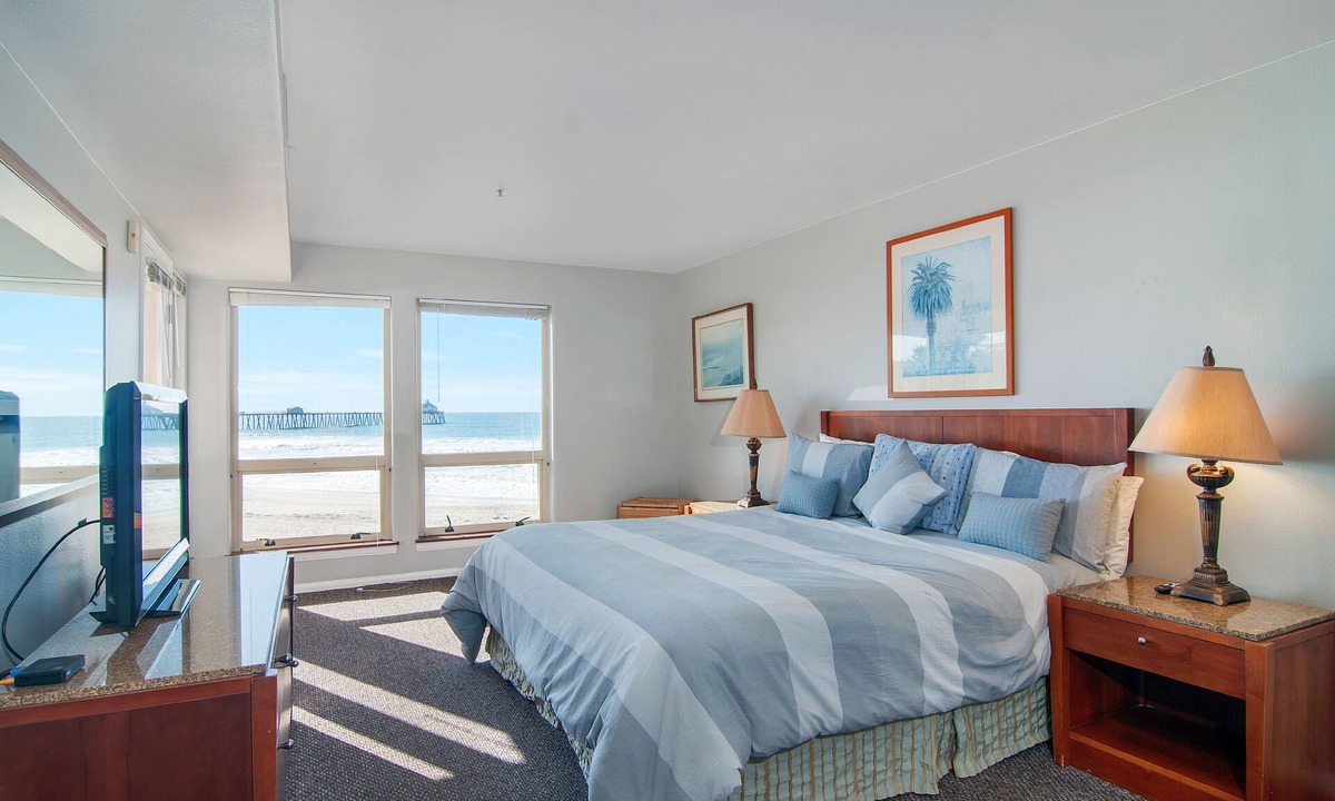 Imperial Beach Apartment | 3 Bedroom With Incredible View Of The Ocean And Pier