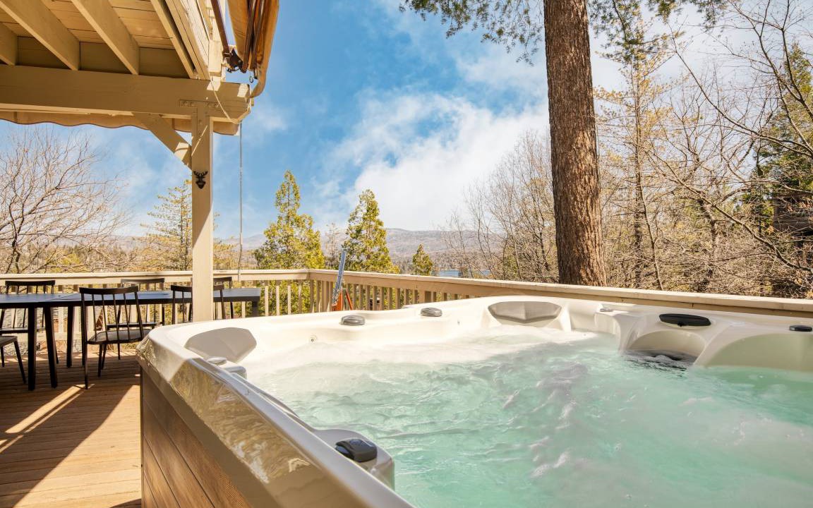 Lake Arrowhead House | 301 m² House ∙ 6 bedrooms ∙ 12 guests